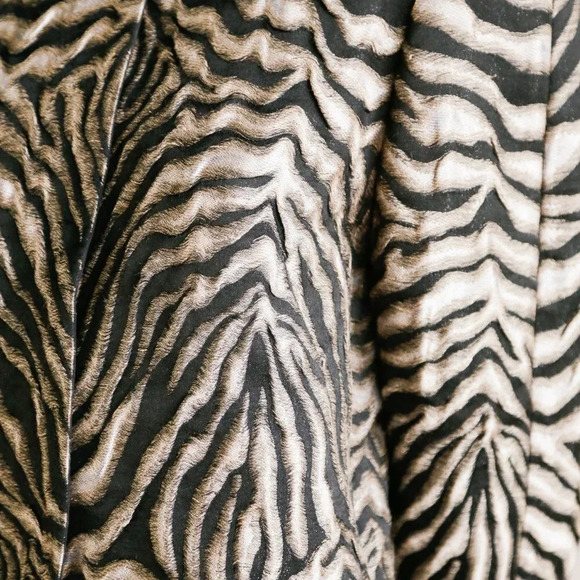 Boss Hugo Boss Textured Zebra Print Cropped  Blazer - Picture 3 of 12